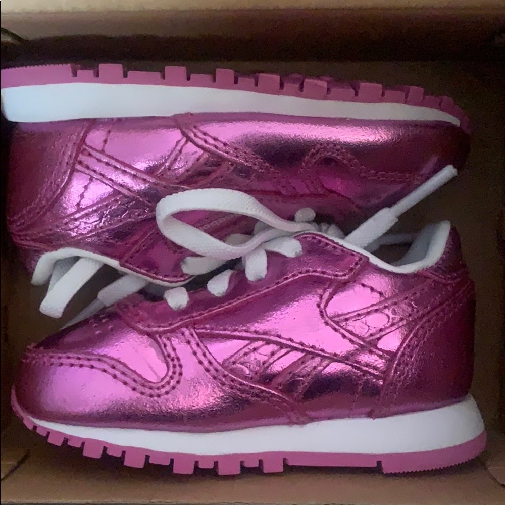 Reebok - Picture 2 of 6